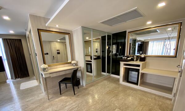 04_Layout_OneBedroomOceanView - The Sanctuary Thailand Suite Ocean View Living Room