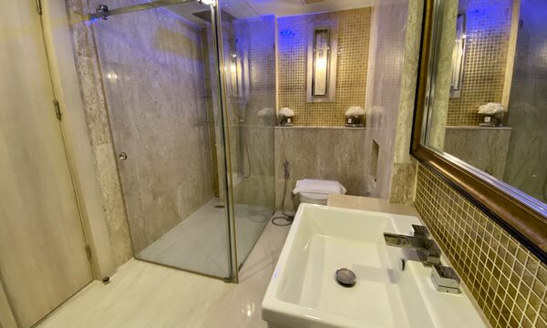 Bathroom with shower Suite Pattaya Sanctuary